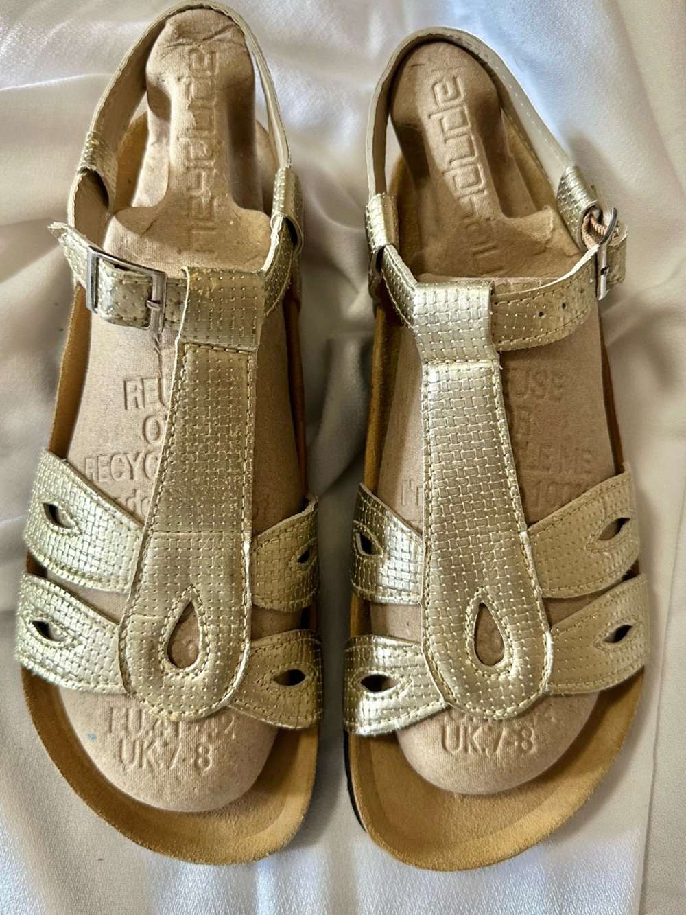 Betula by Birkenstock T-Strap Metallic Gold Women’s Sandals-Size 11 NWOT